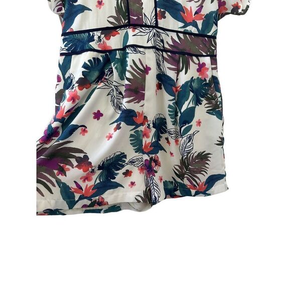 Adelyn Rae Women's Hawaiian Leaf Print V-Neck Fully Lined Romper Size Small - Picture 4 of 7